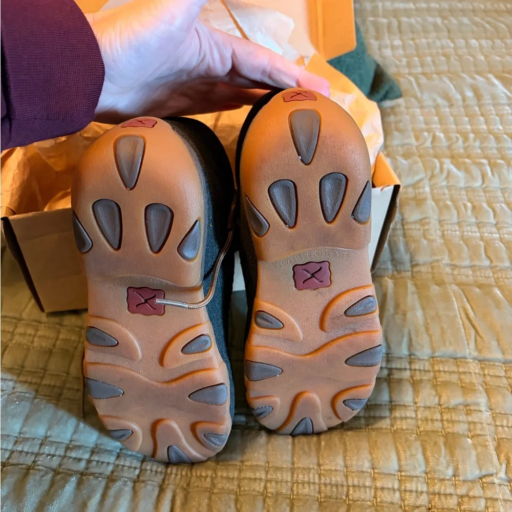 Womens 5.5 Twisted X Work driving Mocs (rubberized brown) ALLOY TOE - Picture 3 of 4